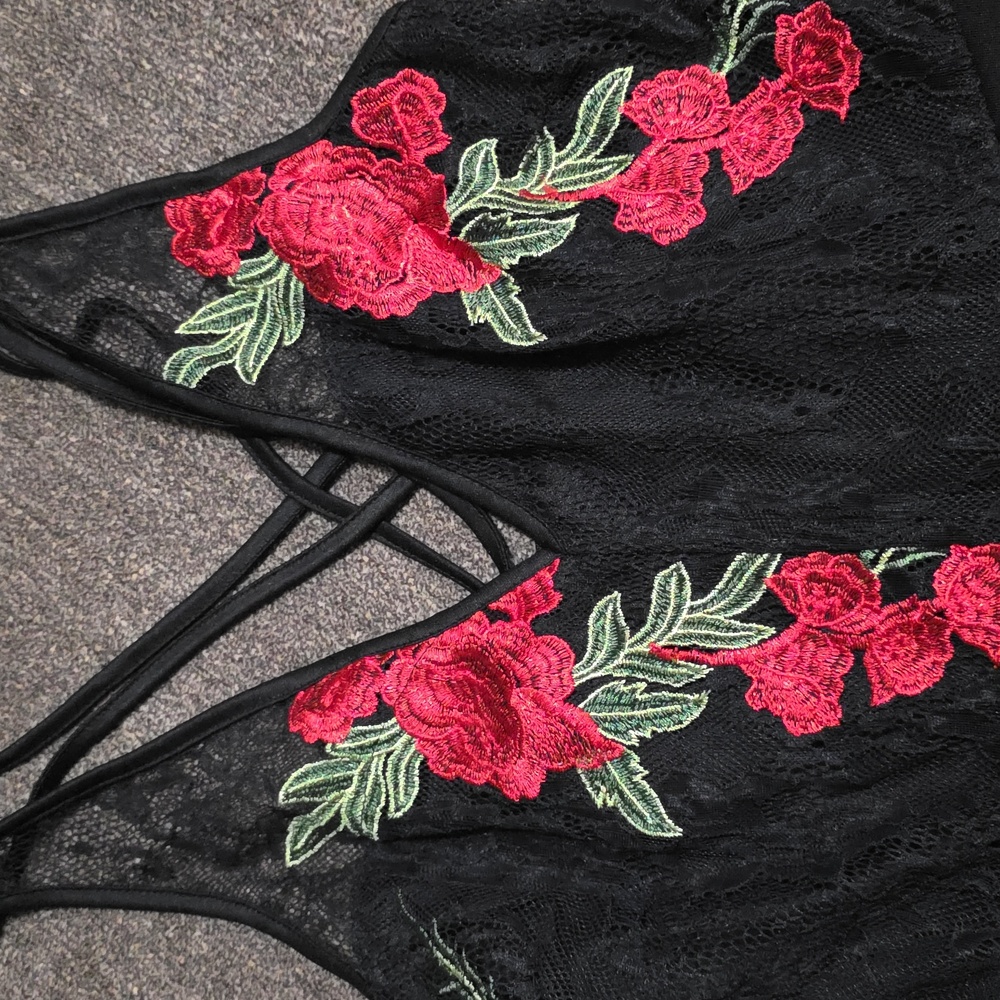 Elegant Black and Red Floral Lace Embroidered Cocktail Dress Spanish Inspired - Picture 2 of 7